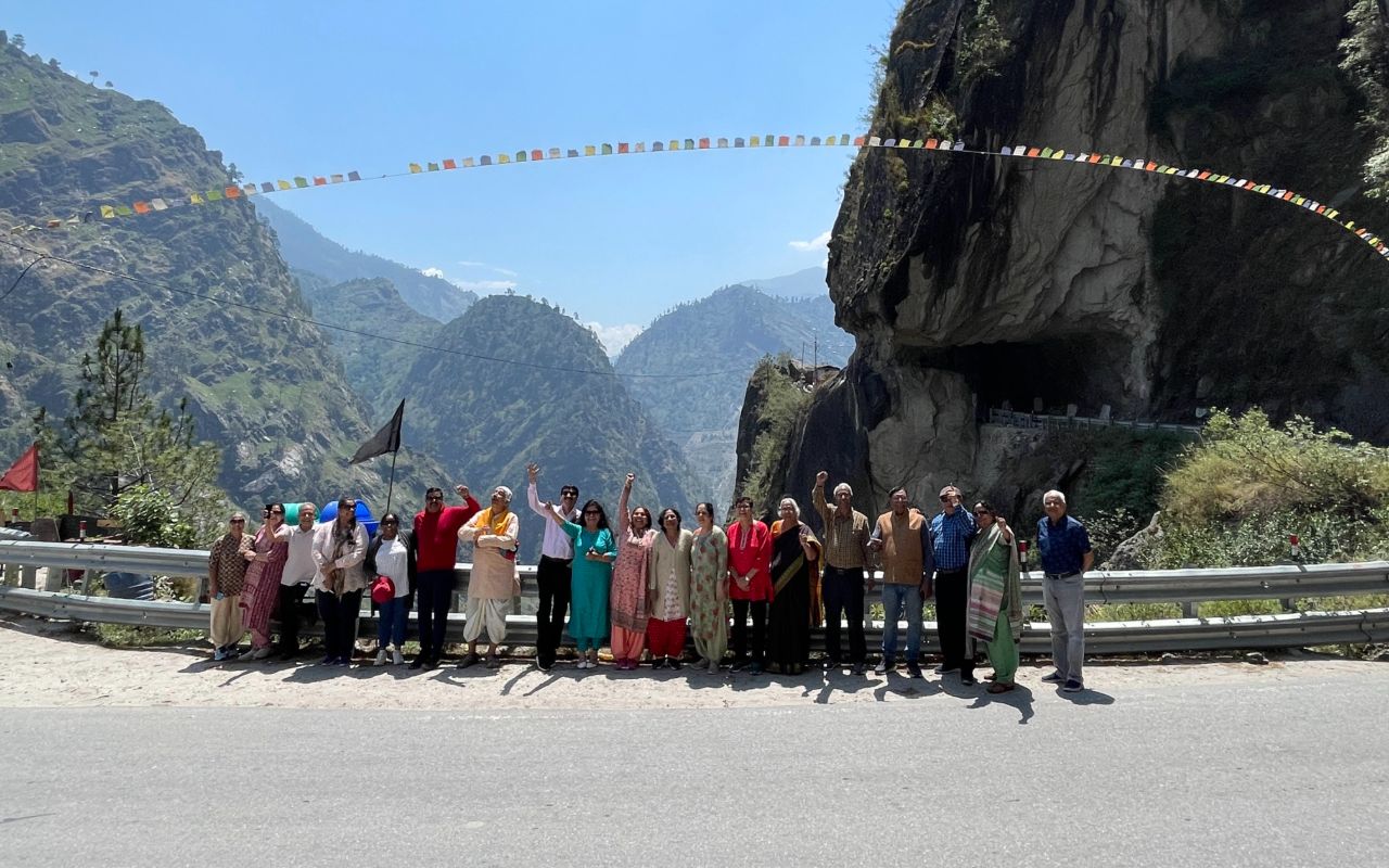 Adventurous journey with a group of likeminded seniors