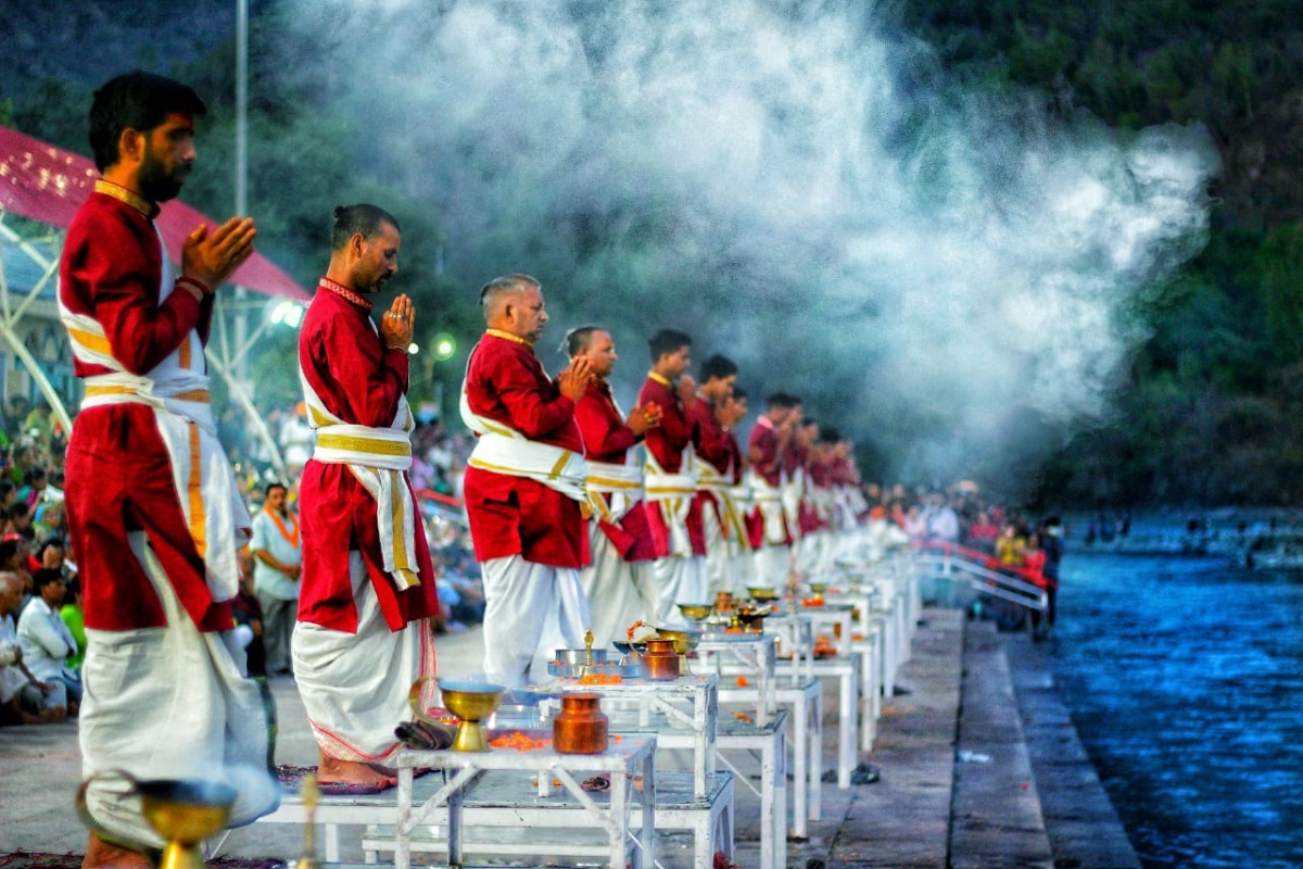 Attend the mesmerizing Ganga aarti