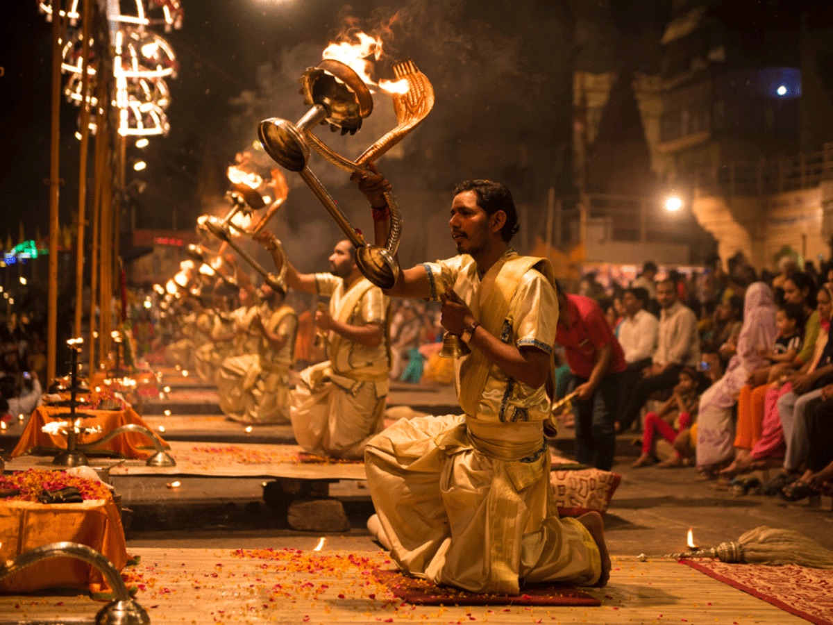 Get spellbound by evening aarti
