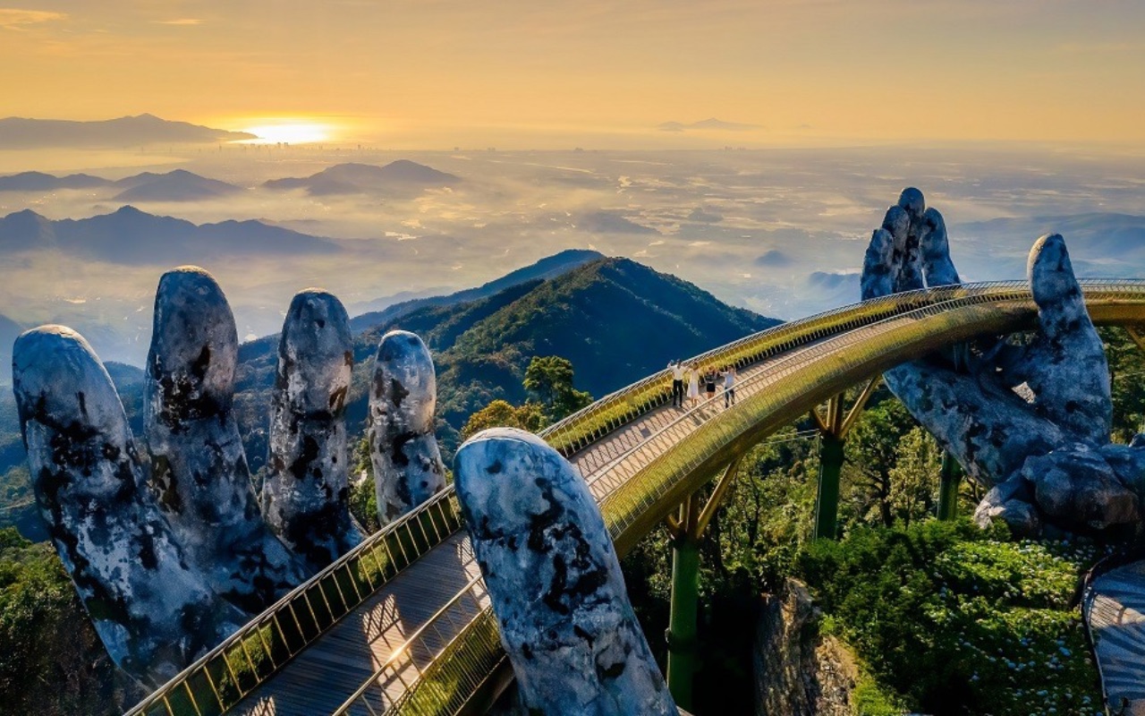 Golden Hand Bridge at Ba Na Hills