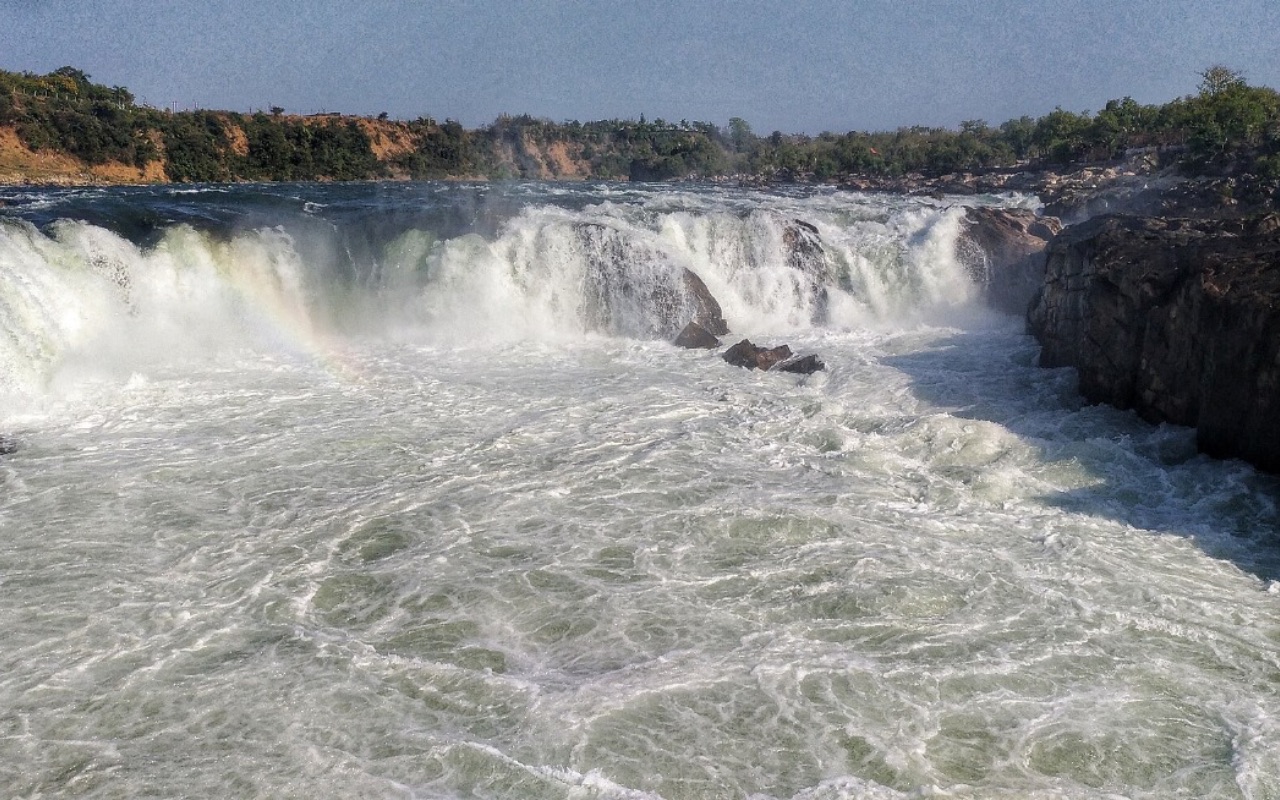 Dhuandhar Waterfalls