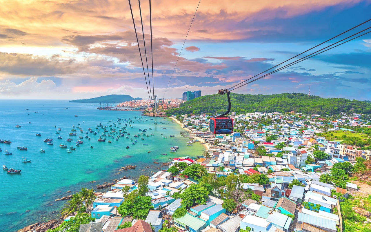 Experience the world largest cable Hon Thom cable car ride in Phu Quoc